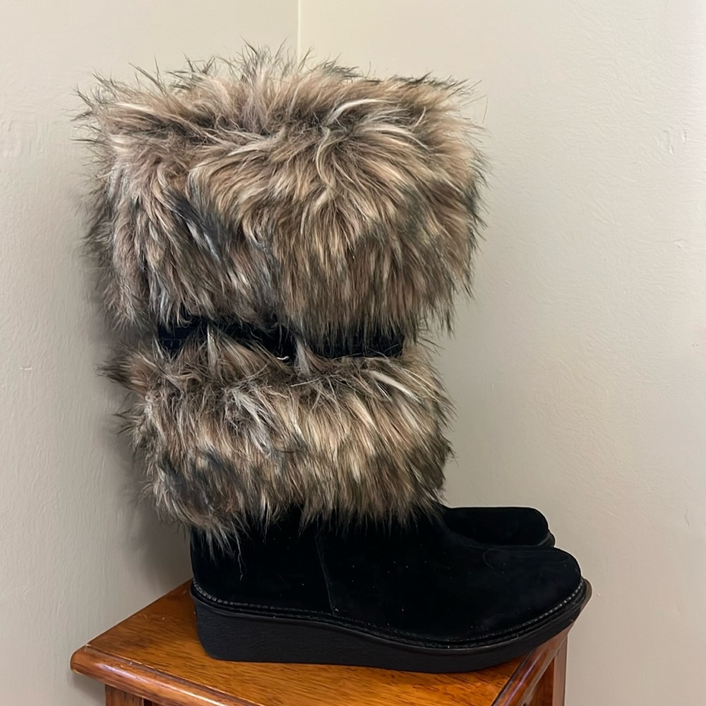 BRAND NEW B. MAKOWSKY FURRY FUR SUEDE 10 boots